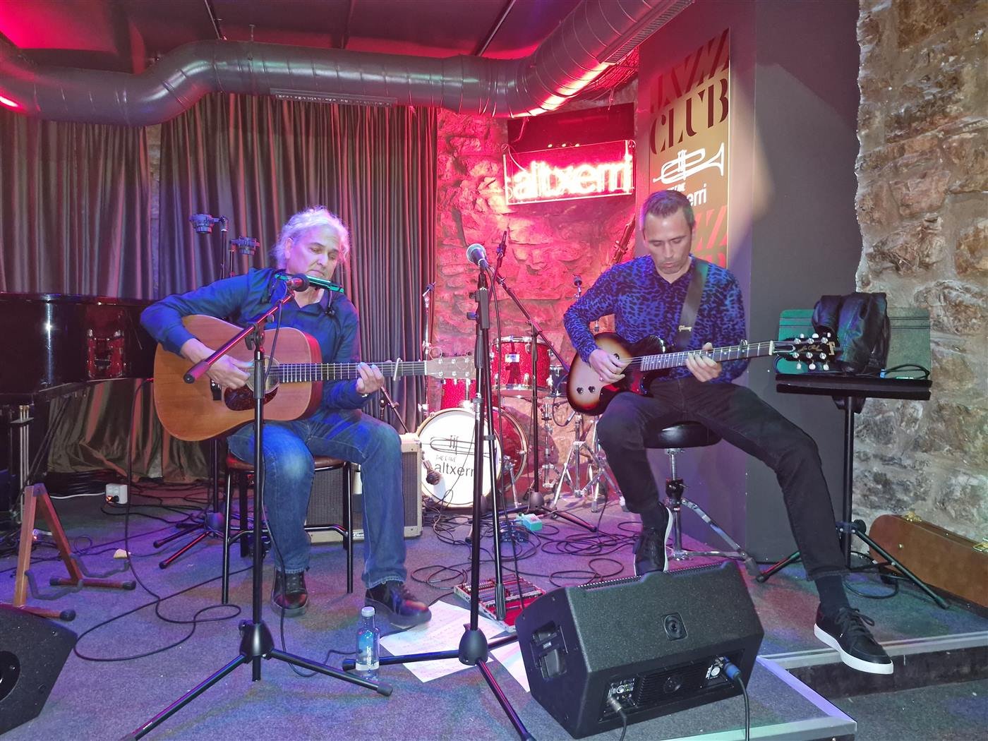 Dúo acústico en el Altxerri Jazz Club · noviembre 2025